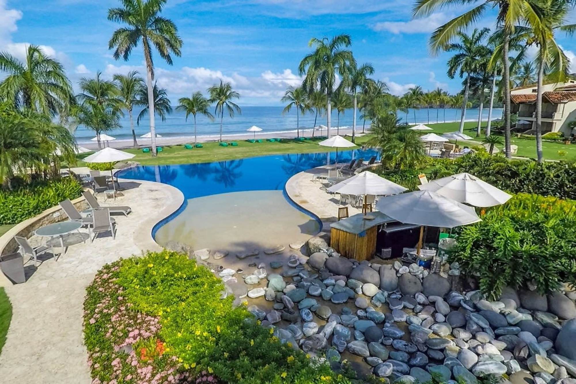 The Palms beachfront infinity pool
